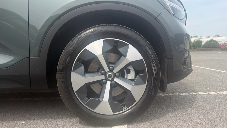 Volvo XC40 2.0 B3P Plus Dark 5dr Auto Petrol Estate